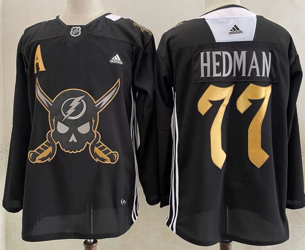 Men's Tampa Bay Lightning Victor Hedman #77 Black Player jersey